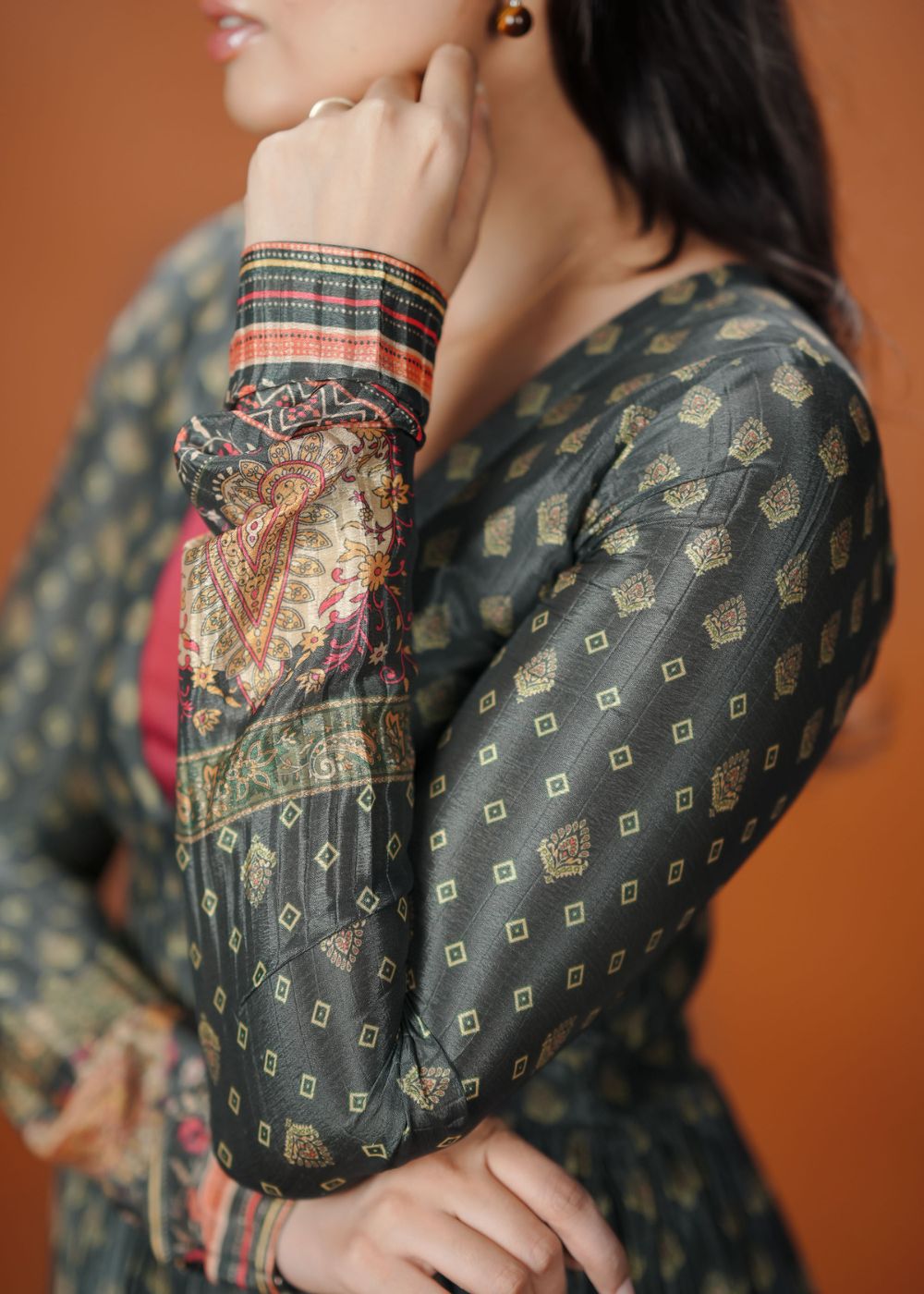 Heritage Veil – Timeless Elegance with Cultural Grace