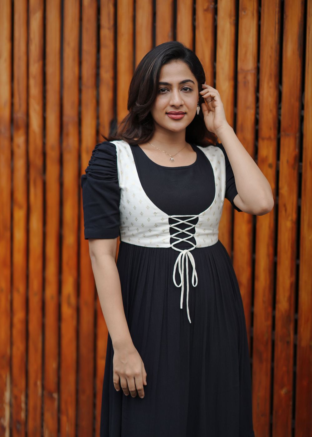 Black Rhapsody – Bold Elegance in a Timeless Silhouette