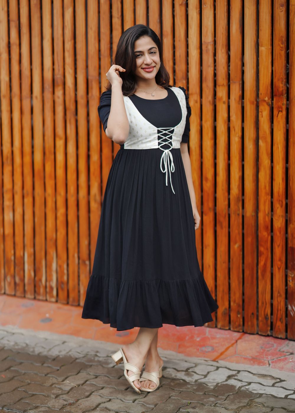 Black Rhapsody – Bold Elegance in a Timeless Silhouette