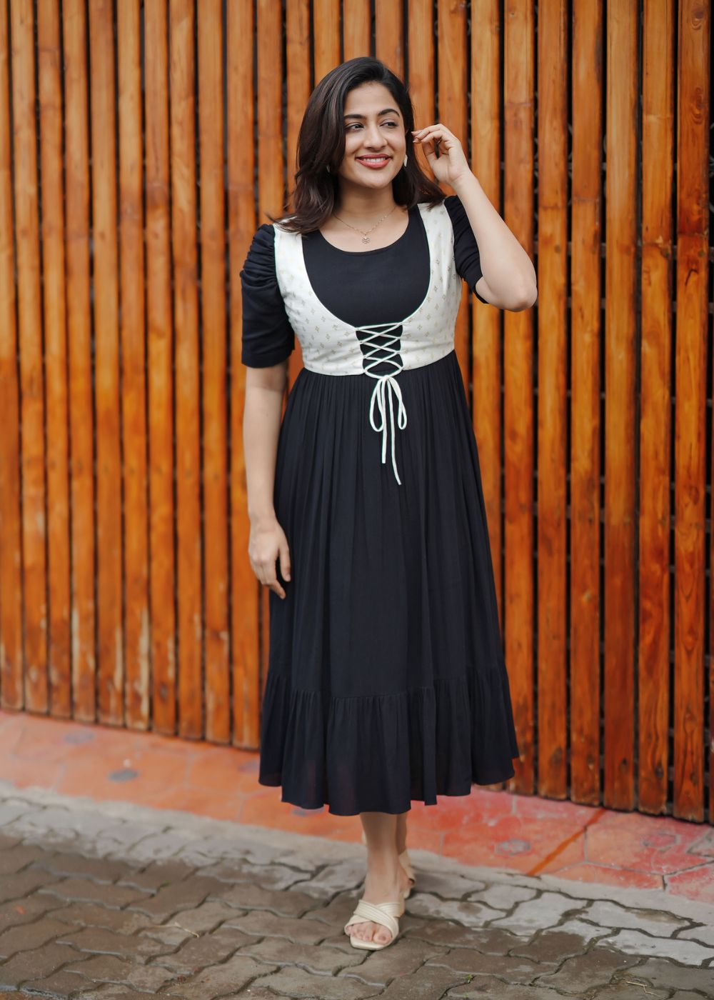 Black Rhapsody – Bold Elegance in a Timeless Silhouette