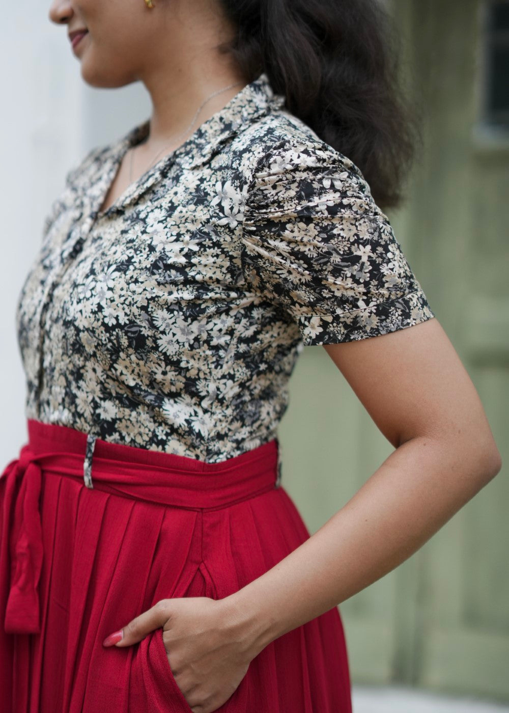 Florette Rouge – Timeless Red Bloom with Elegant Detailing