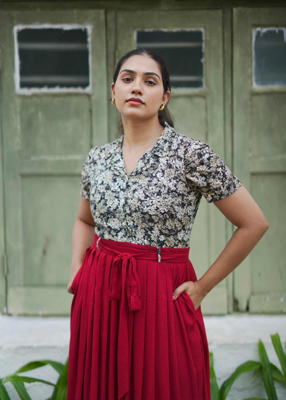 Florette Rouge – Timeless Red Bloom with Elegant Detailing
