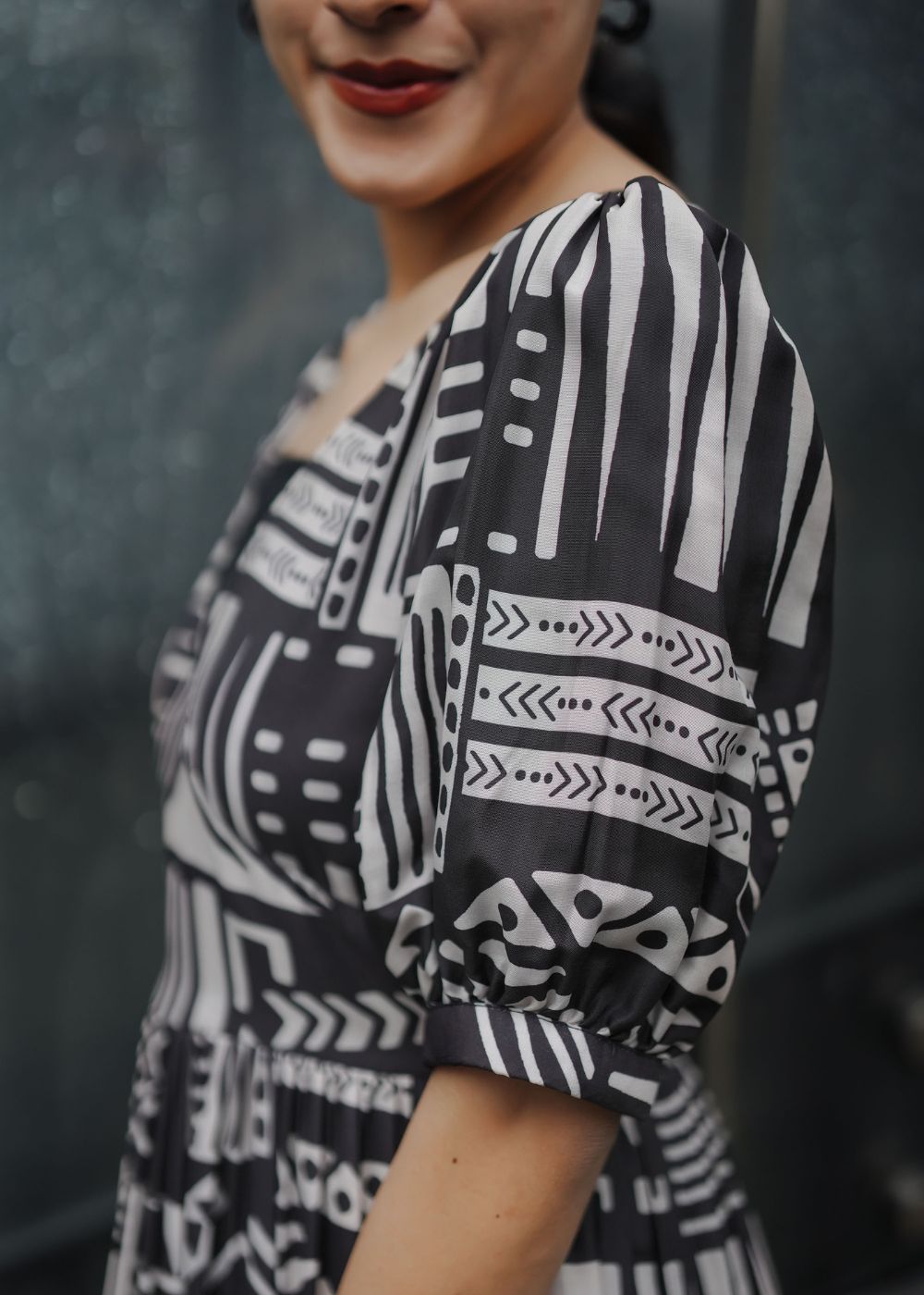 Black Mystic Grid – Contemporary Elegance with a Bold Edge