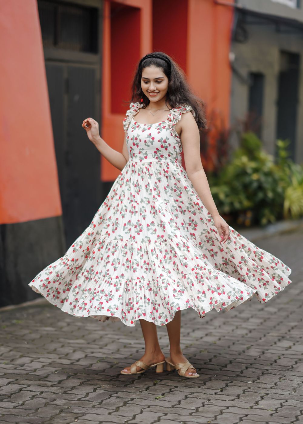 Strawberry Sway – Playful Elegance in a Fresh Summer Hue