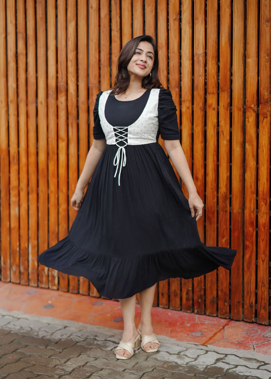 Black Rhapsody – Bold Elegance in a Timeless Silhouette